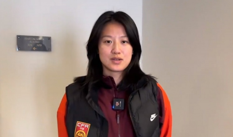  汪琳琳：范迪克是我的偶像和目標(biāo)，希望變成他那樣全面的中后衛(wèi)