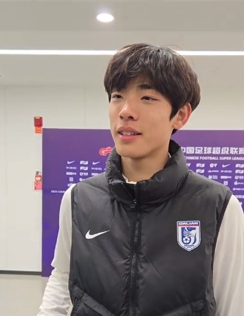  國青歸來上演中超首秀，朱鵬宇：感覺很好，場上大哥們很支持我