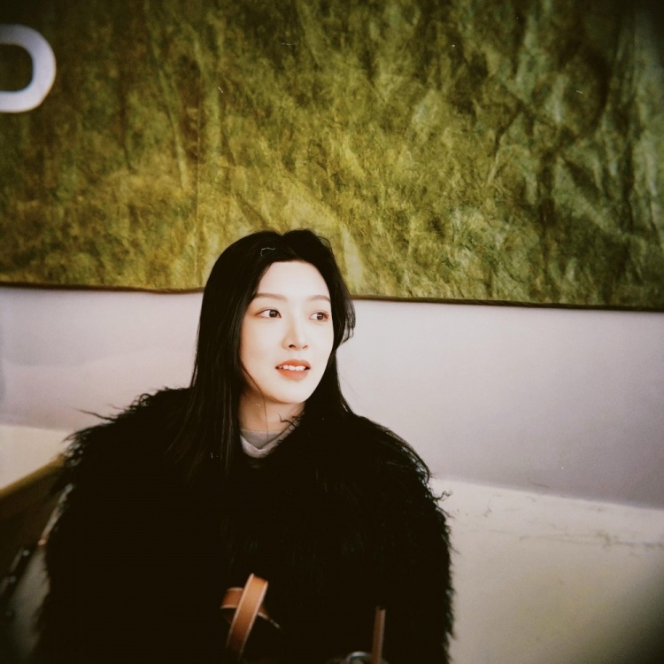  很好看！付豪女友更新社媒曬美照：最近很愛(ài)