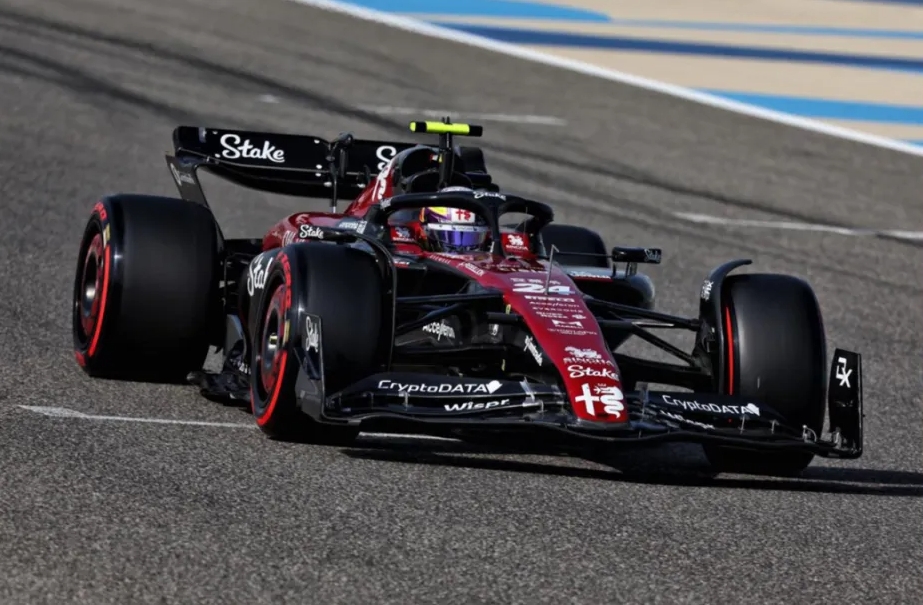  F1中國大獎賽正在進行！周冠宇：今年若有機會 想?yún)⒓酉翹BA的集訓