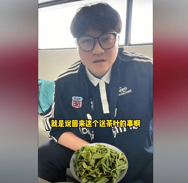  趙鵬：不太清楚賈秀全要球員買(mǎi)茶葉的段子，但這在現(xiàn)實(shí)中也正常
