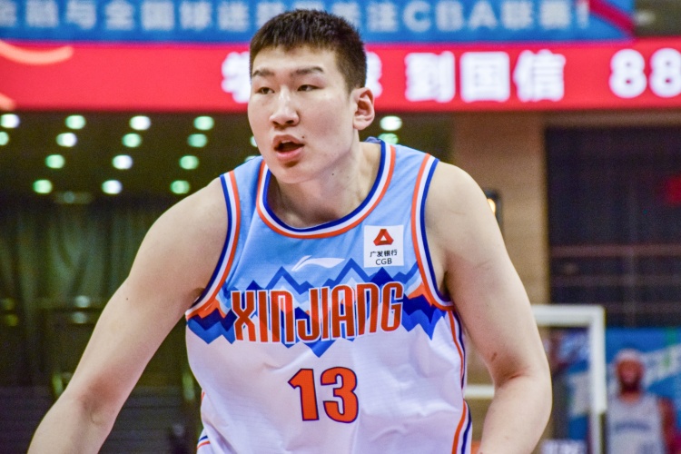  拼搶積極但手感不佳！李炎哲半場8中2&罰球6中4拿8分 搶4個前場板