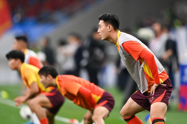  足球報(bào)：張玉寧、蔣圣龍均有不同程度傷病，伊萬未讓在熱身賽出場(chǎng)