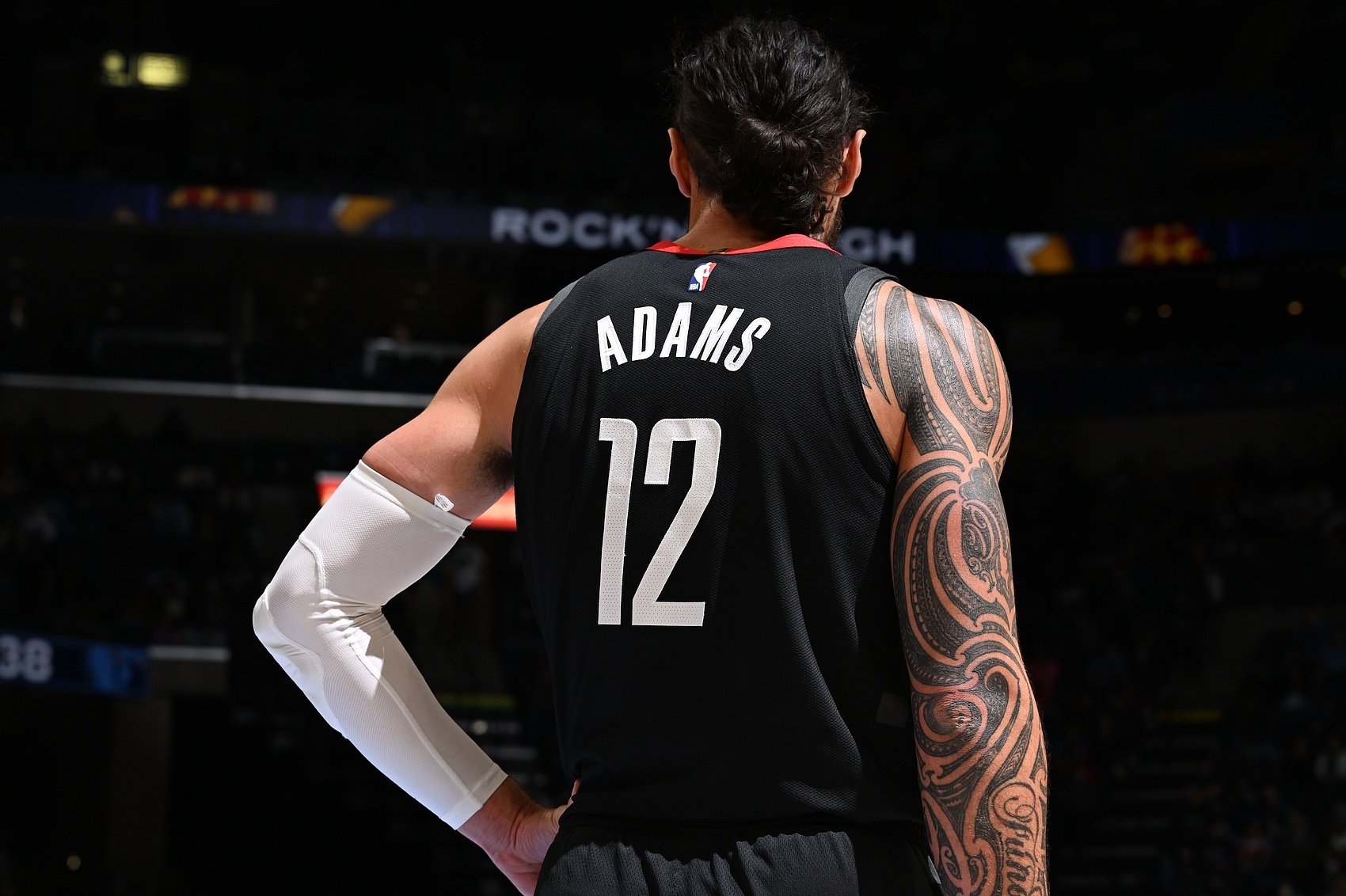  亞當斯：適應能力在NBA很重要 我和申京組合的化學反應很不錯