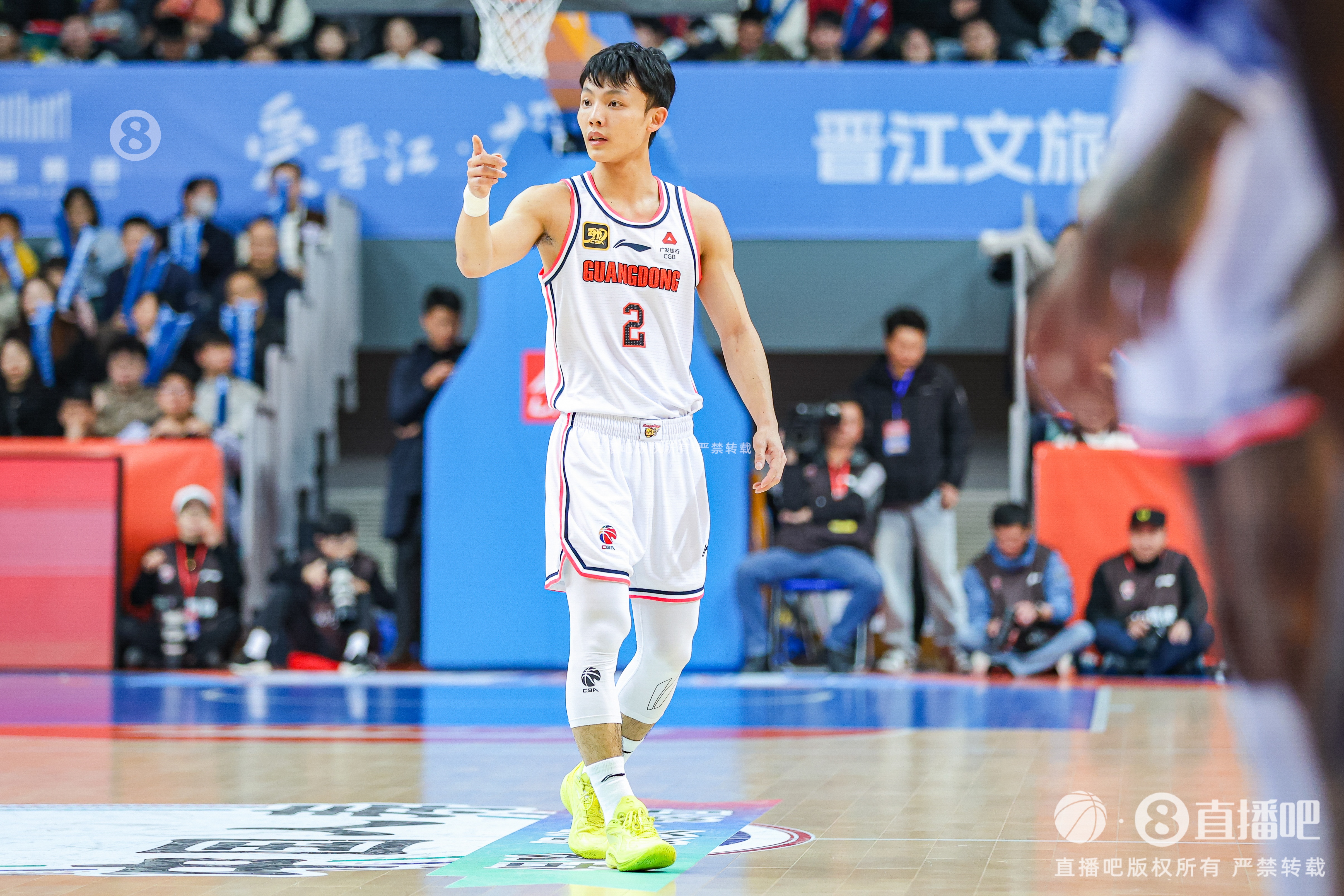  徐杰：身高不是打籃球的唯一標(biāo)準(zhǔn) 努力、勤奮、自律也是天賦