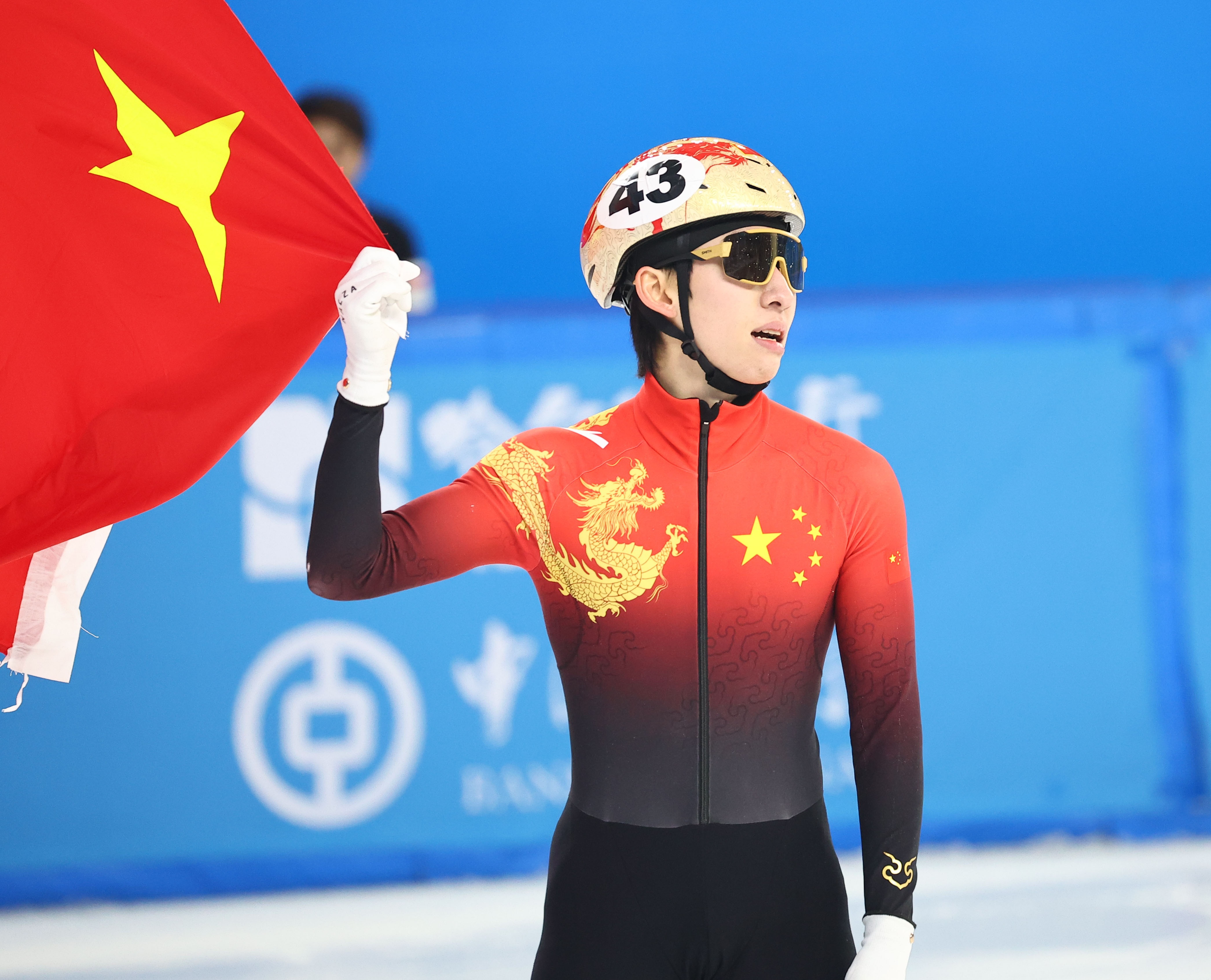  媒體人：中國冰雪歸化非常成功，但足球歸化花更多錢卻連水花都沒