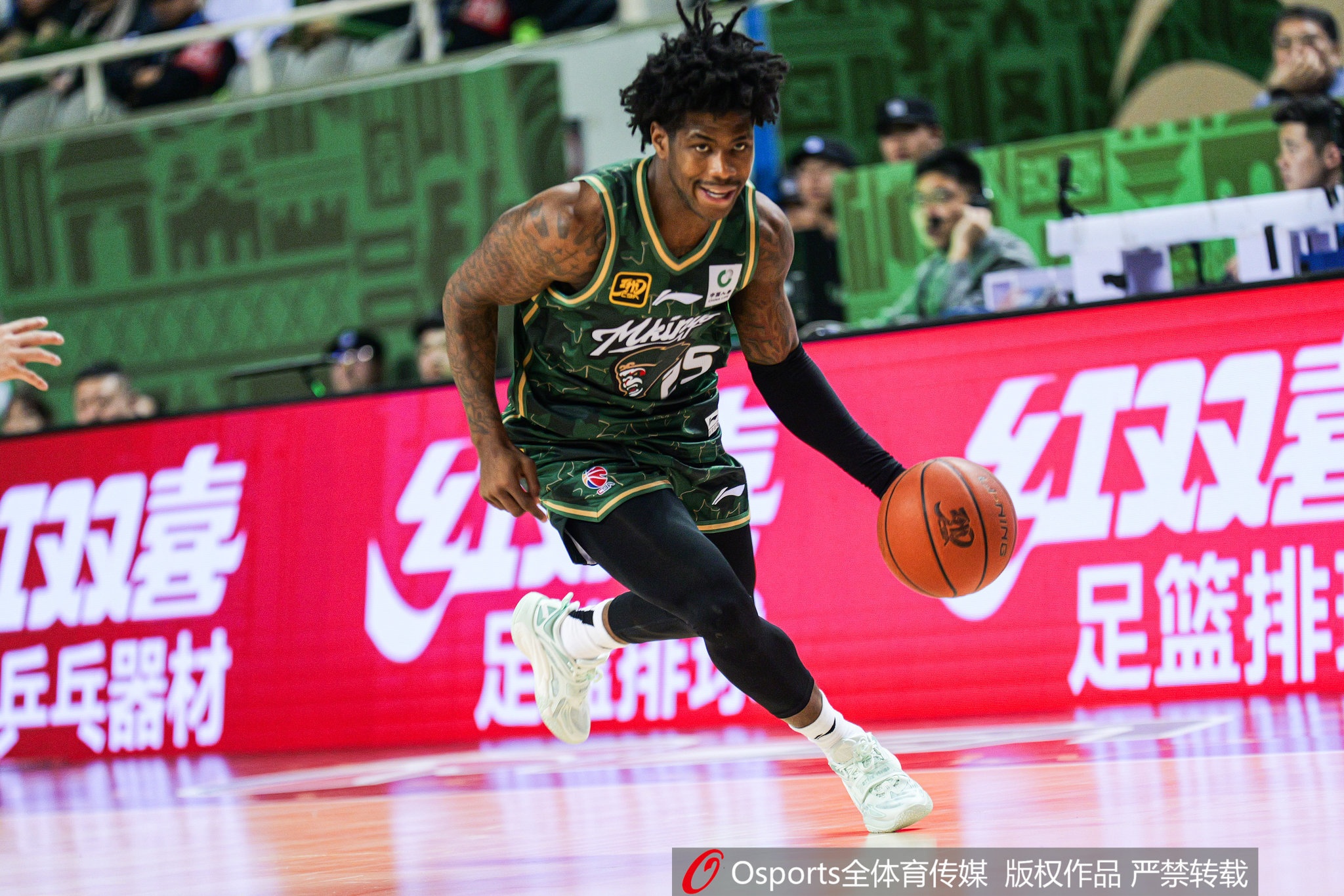  這外援猛得很！肯德里克-戴維斯16投12中&罰球18中15砍43分6板9助
